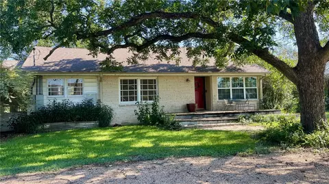 704 E Colorado St, Bremond, TX 76629