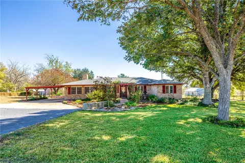 1051 Fm 109, Brenham, TX 77833