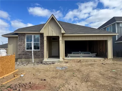2402 Rooke Rd, Bryan, TX 77807