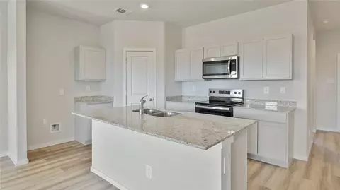 5400 Bear Run, Bryan, TX 77803 photo 2
