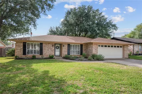 2810 Hillside Dr, Bryan, TX 77802