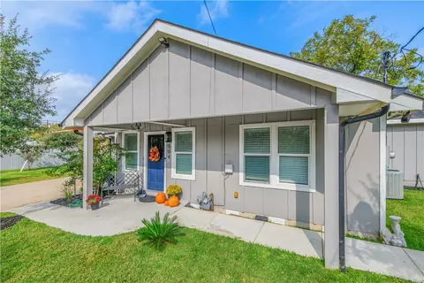 504 Eden Ln, Bryan, TX 77803