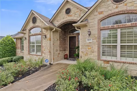 Exterior - 2015 Lola Ln, Bryan, TX 77807 photo 2 of 7