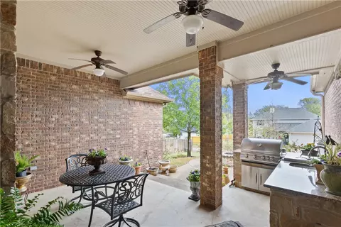 Exterior - 2015 Lola Ln, Bryan, TX 77807 photo 3 of 7