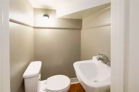 Bath - 706 E 30th St, Bryan, TX 77803 photo 6 of 7
