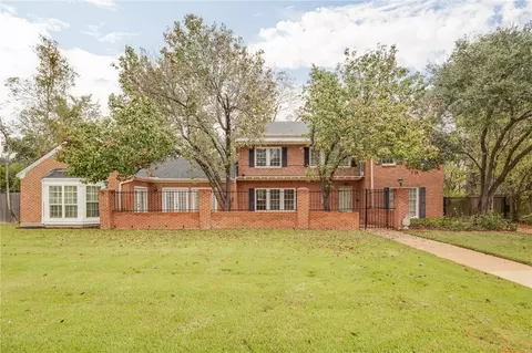 706 E 30th St, Bryan, TX 77803