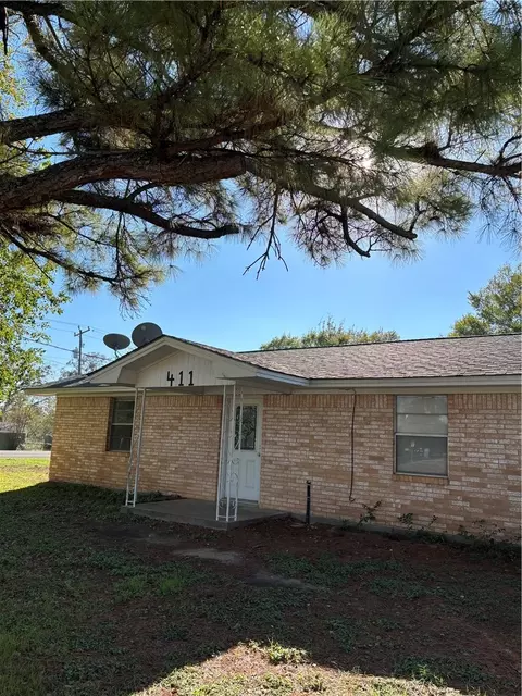 411 Hickory, Calvert, TX 77837