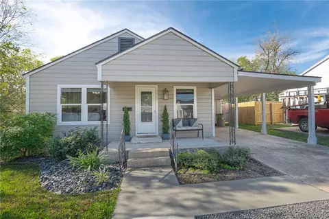 Exterior - 1015 E 27th St, Bryan, TX 77803 photo 4 of 6