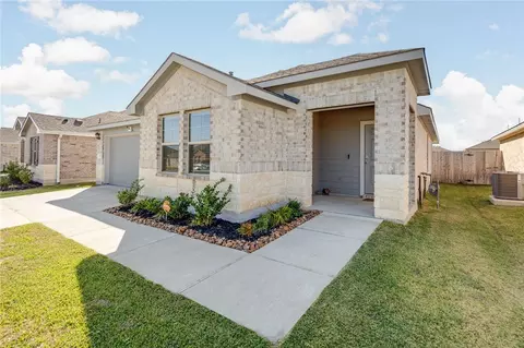 2218 Spyglass Dr, Navasota, TX 77868
