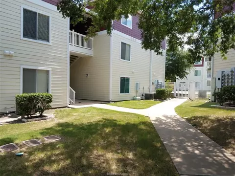 519 SW Parkway 201, College Station, TX 77840