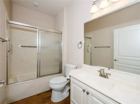 Bath - 2109 Ella Ln, Bryan, TX 77802 photo 2 of 2