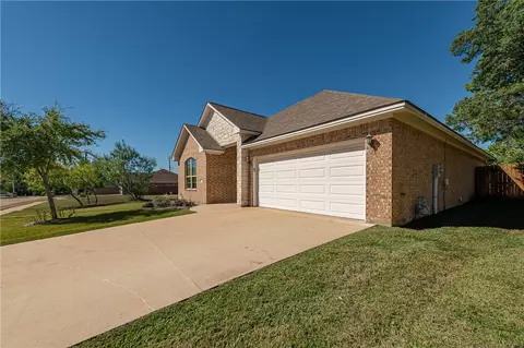 Exterior - 2109 Ella Ln, Bryan, TX 77802 photo 4 of 5