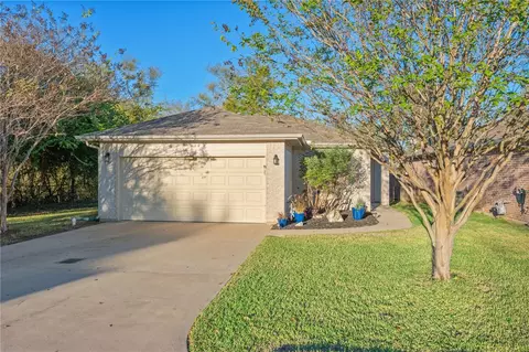 4201 Whispering Creek Dr, College Station, TX 77845