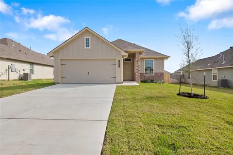 222 Cross Ln, Caldwell, TX 77836