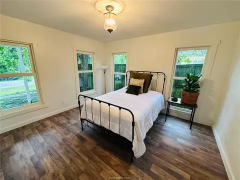 Bedroom - 504 S Pine St, Calvert, TX 77837 photo 1 of 1