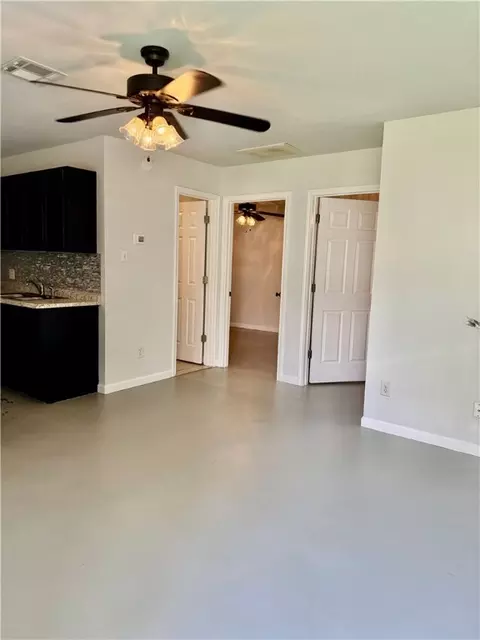 Entry Way - 105-107 Davis, Bryan, TX 77801 photo 1 of 1