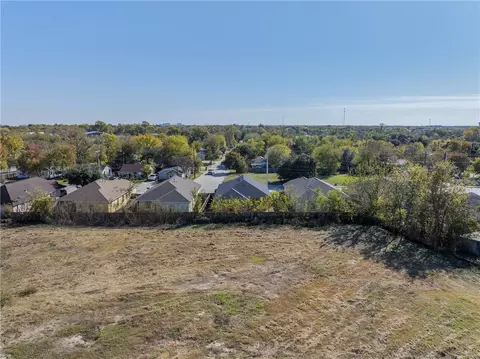 View/Area - 930 W 28th St, Bryan, TX 77803 photo 4 of 7