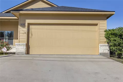 Exterior - 930 W 28th St, Bryan, TX 77803 photo 3 of 6