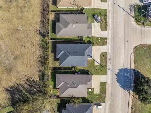 View/Area - 930 W 28th St, Bryan, TX 77803 photo 1 of 7