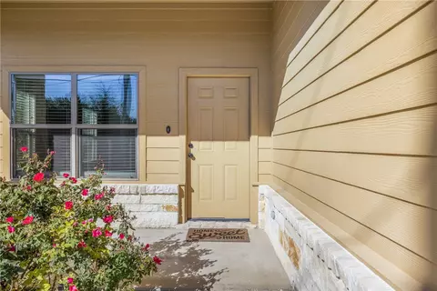 Exterior - 930 W 28th St, Bryan, TX 77803 photo 6 of 6