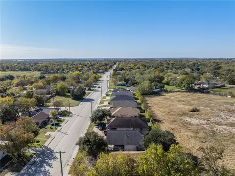 View/Area - 930 W 28th St, Bryan, TX 77803 photo 3 of 7