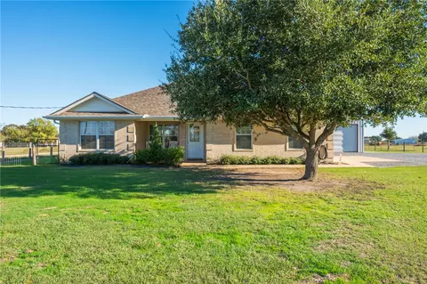 10678 Oak Lake Rd, Bryan, TX 77808