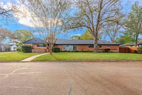 1700 S Park St, Brenham, TX 77833