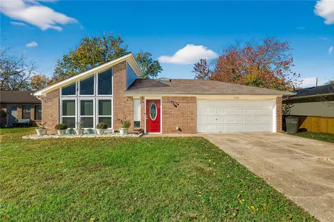 4125 Woodcrest Dr, Bryan, TX 77802