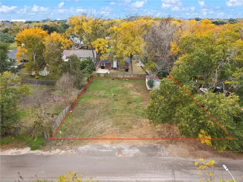 1013 E 26th St, Bryan, TX 77803