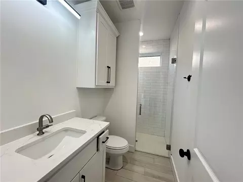 Bath - 5010 Grayson Way, Bryan, TX 77802 photo 5 of 7