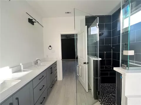 Bath - 5010 Grayson Way, Bryan, TX 77802 photo 1 of 7
