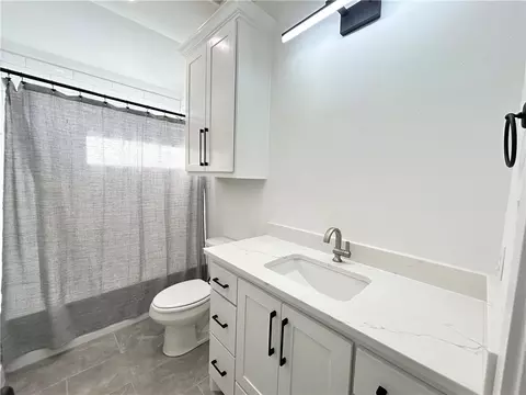 Bath - 5010 Grayson Way, Bryan, TX 77802 photo 6 of 7