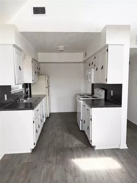 Kitchen - 4211 Marsh St, Bryan, TX 77803 photo 2 of 2