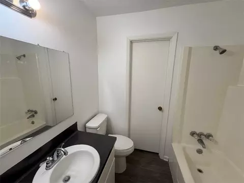 Bath - 4211 Marsh St, Bryan, TX 77803 photo 1 of 3