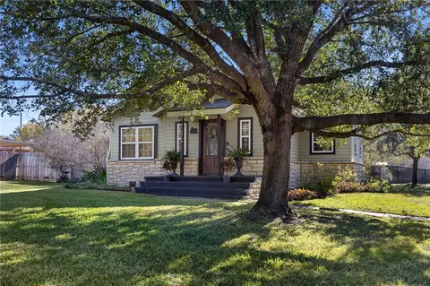1506 E Washington Ave, Navasota, TX 77868