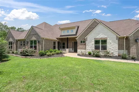 5217 Ruddy Duck Dr, College Station, TX 77845