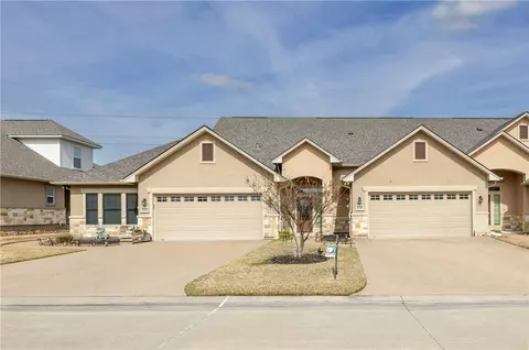1738 Lonetree Dr, College Station, TX 77845