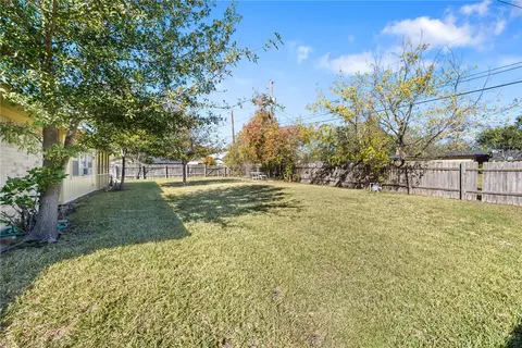 Exterior - 2901 Oakside Dr, Bryan, TX 77802 photo 6 of 6