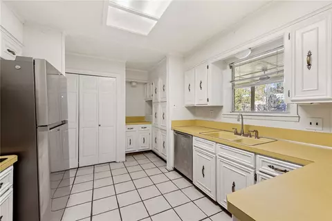 Kitchen - 2901 Oakside Dr, Bryan, TX 77802 photo 2 of 3