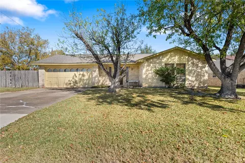 2901 Oakside Dr, Bryan, TX 77802