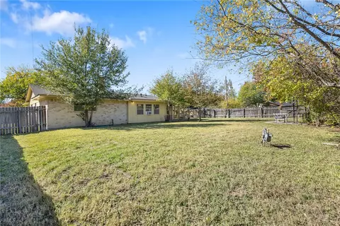 Exterior - 2901 Oakside Dr, Bryan, TX 77802 photo 5 of 6