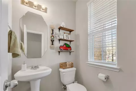 Bath - 4708 Nopalitos Way, Bryan, TX 77807 photo 3 of 3