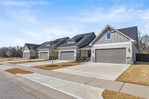 5037 Mooney Falls Dr, Bryan, TX 77802