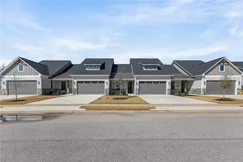 5037 Mooney Falls Dr, Bryan, TX 77802 photo 2
