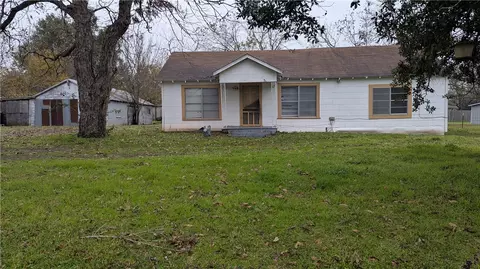 510 W Hunt St, Bremond, TX 76629