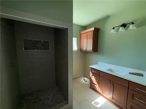 Bath - 1614 Conlee St, Bryan, TX 77803 photo 2 of 2
