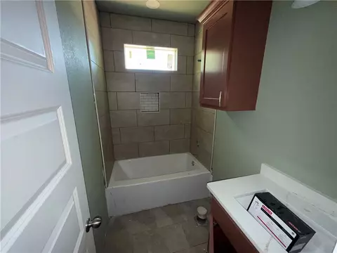 Bath - 1614 Conlee St, Bryan, TX 77803 photo 1 of 2
