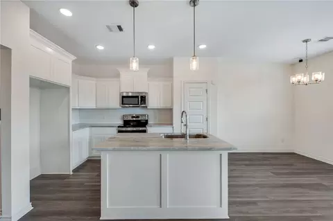 2502 Lightfoot Ln, Bryan, TX 77803 photo 10