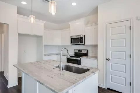 2502 Lightfoot Ln, Bryan, TX 77803 photo 8