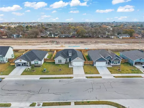 2502 Lightfoot Ln, Bryan, TX 77803 photo 2